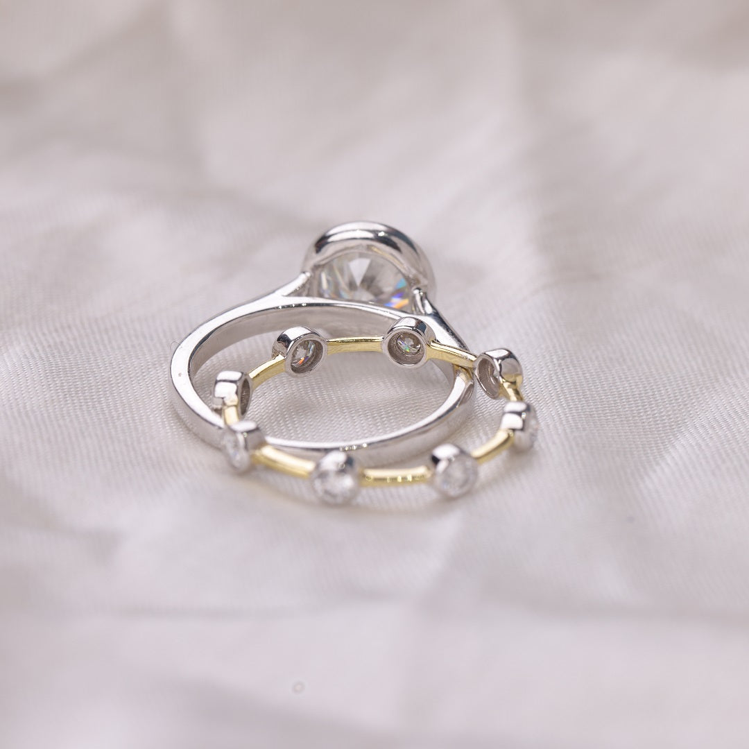 Solitaire Round Cut Bezel Set Bridal Set Ring